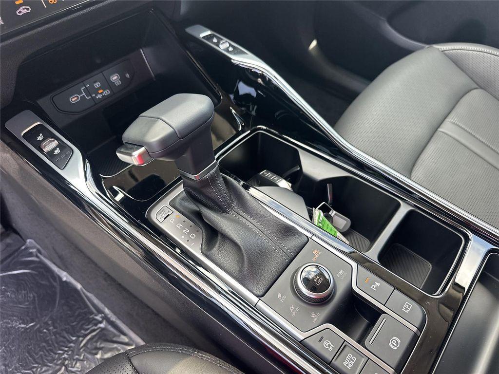 new 2025 Kia Sorento car, priced at $43,805