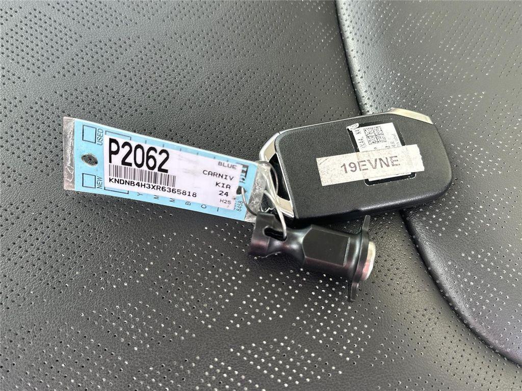 used 2024 Kia Carnival car, priced at $30,150