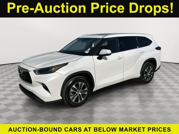 used 2022 Toyota Highlander car, priced at $30,974