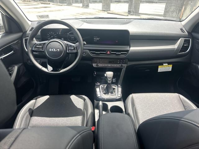 new 2025 Kia Seltos car, priced at $31,320