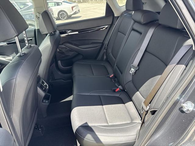 new 2025 Kia Seltos car, priced at $28,289