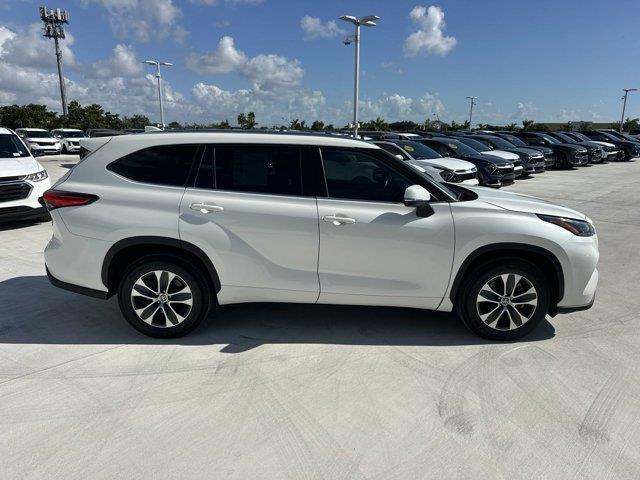 used 2021 Toyota Highlander car, priced at $28,687