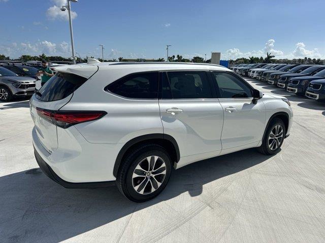 used 2021 Toyota Highlander car, priced at $28,687