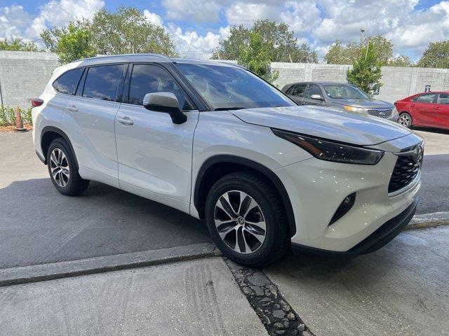 used 2021 Toyota Highlander car, priced at $30,017