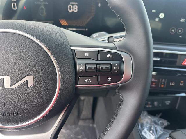 new 2025 Kia K5 car, priced at $31,012