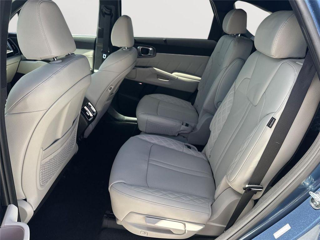 new 2025 Kia Sorento Hybrid car, priced at $48,600