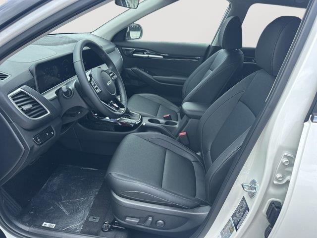 new 2025 Kia Seltos car, priced at $28,680