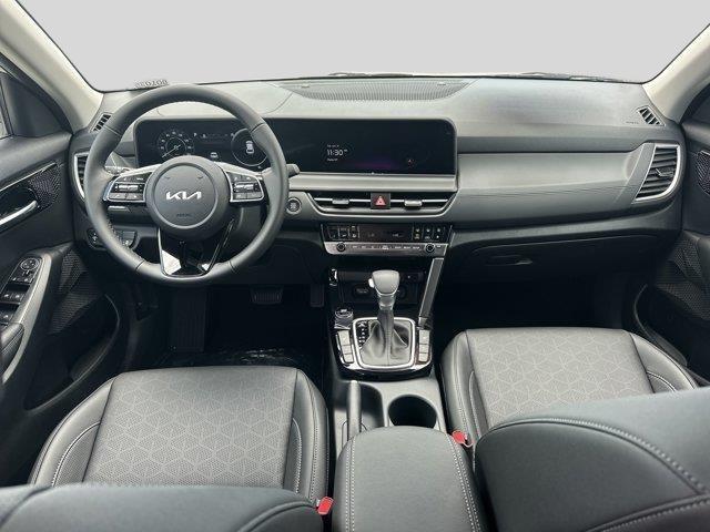 new 2025 Kia Seltos car, priced at $28,680