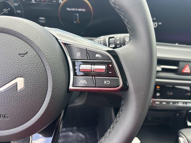 new 2025 Kia Seltos car, priced at $28,680