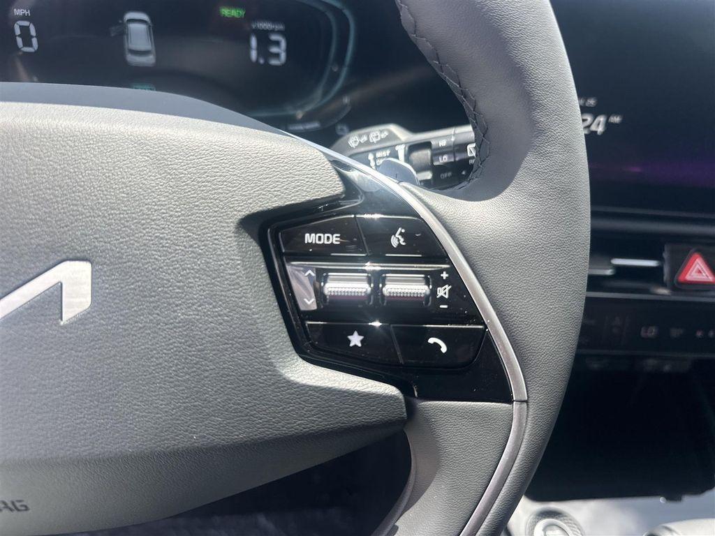 new 2025 Kia Niro car, priced at $32,297