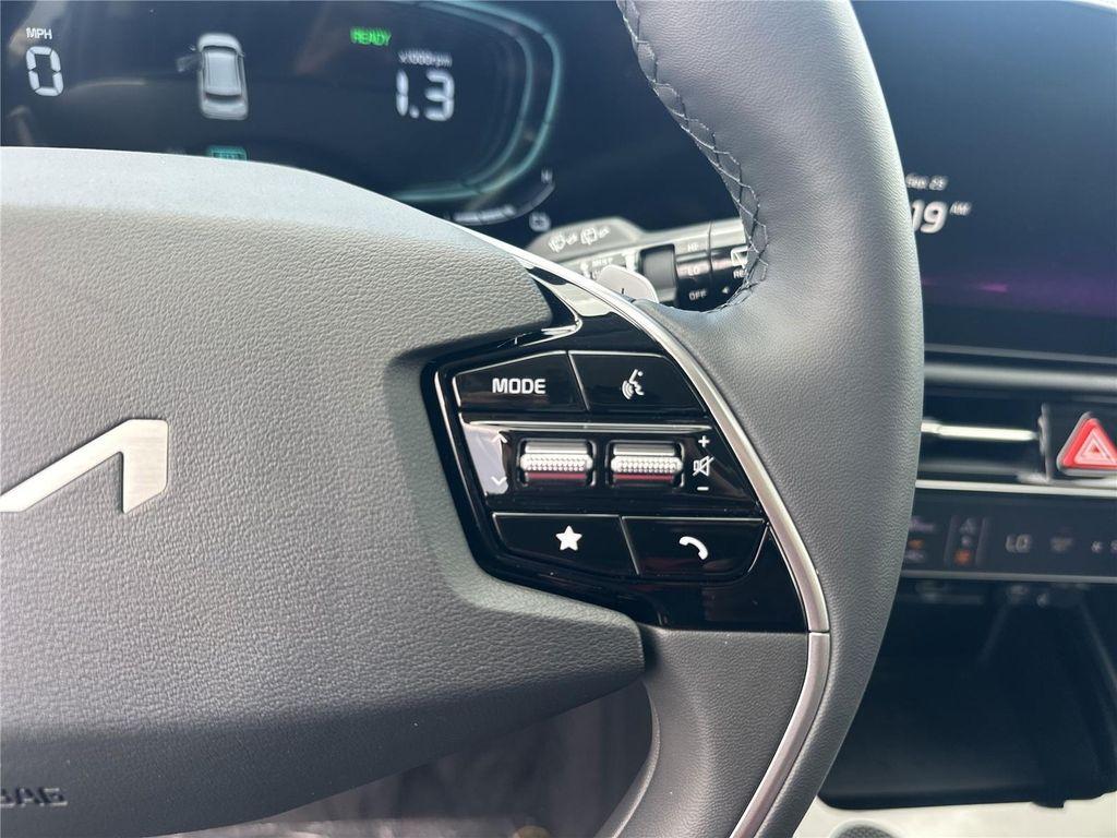 new 2025 Kia Niro car, priced at $33,250