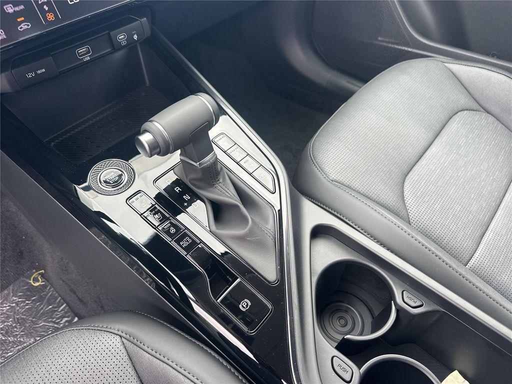 new 2025 Kia Niro car, priced at $33,250