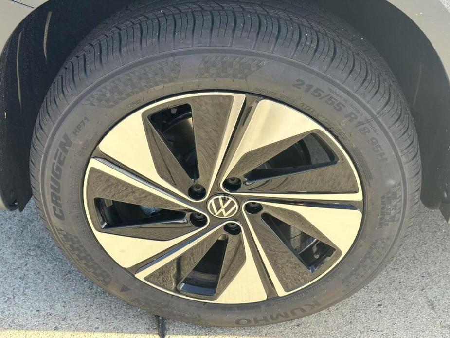 new 2024 Volkswagen Taos car, priced at $30,031