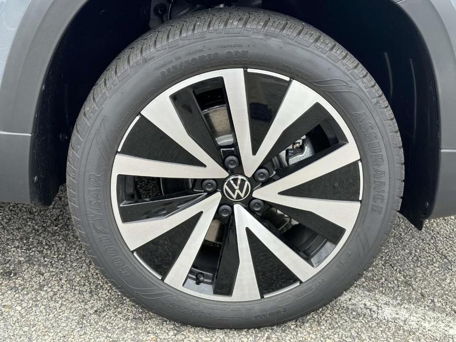 new 2024 Volkswagen Taos car, priced at $29,092