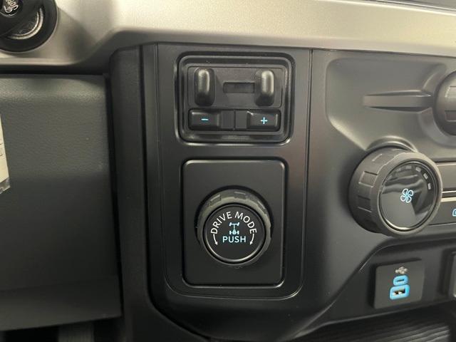 new 2024 Ford F-350 car, priced at $43,143