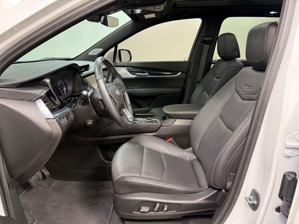 used 2024 Cadillac XT6 car, priced at $46,980