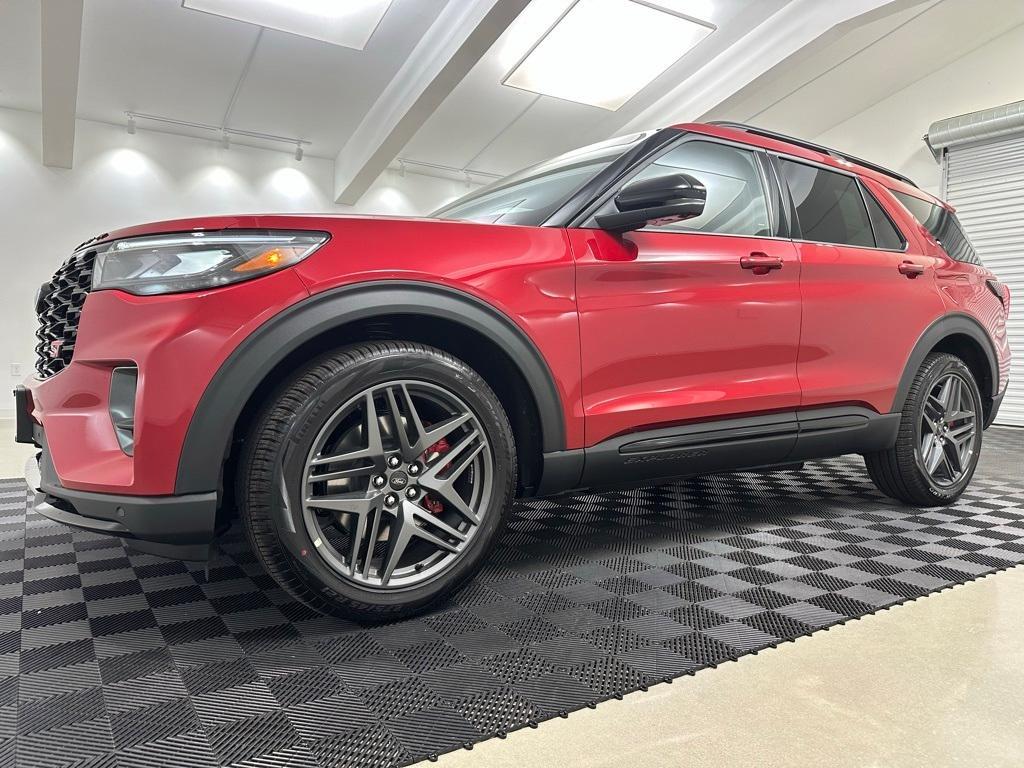 new 2025 Ford Explorer car, priced at $61,725