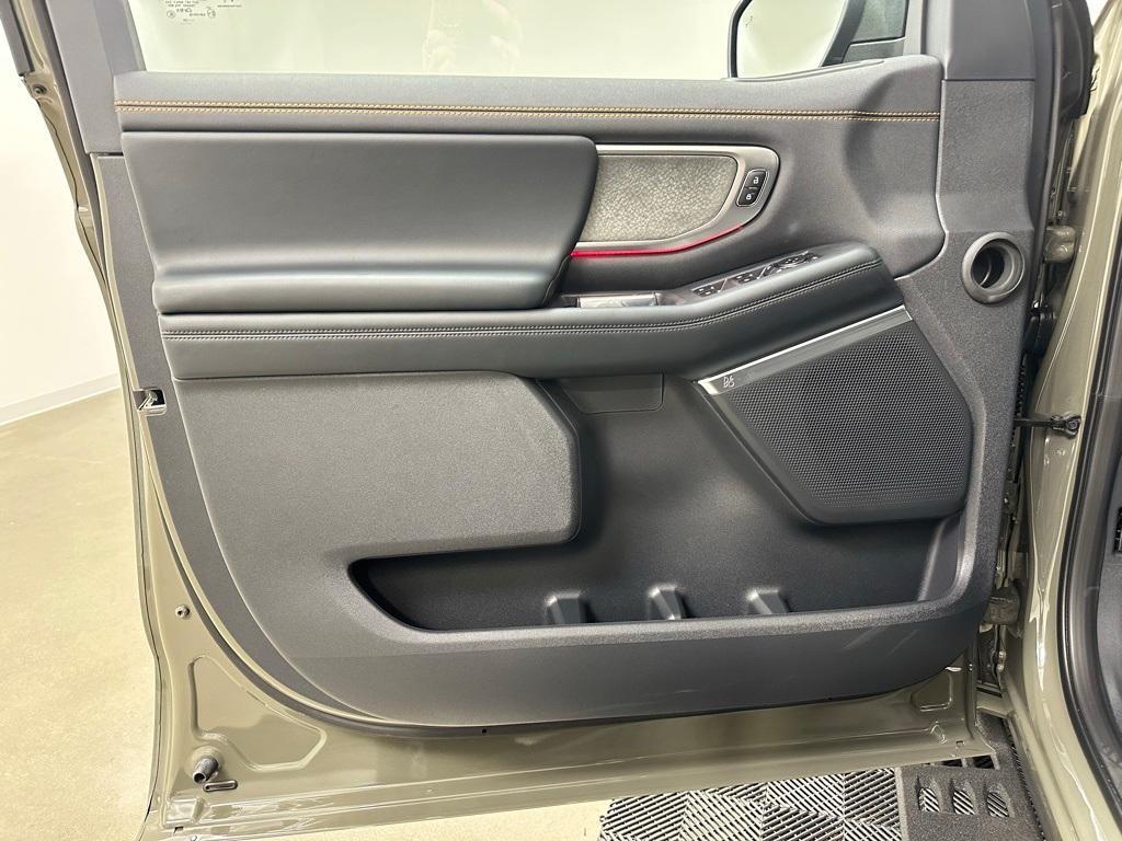 new 2025 Ford Expedition car, priced at $83,025