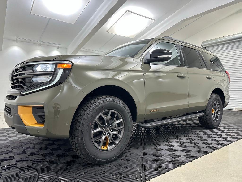 new 2025 Ford Expedition car, priced at $83,025