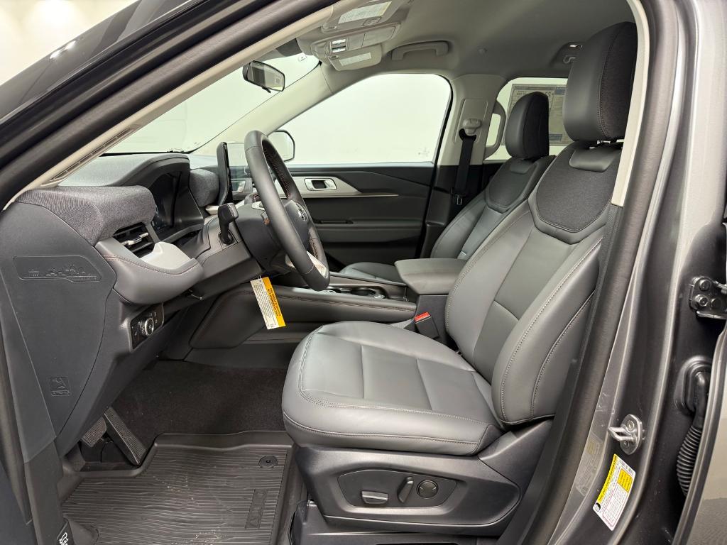 new 2025 Ford Explorer car, priced at $45,818