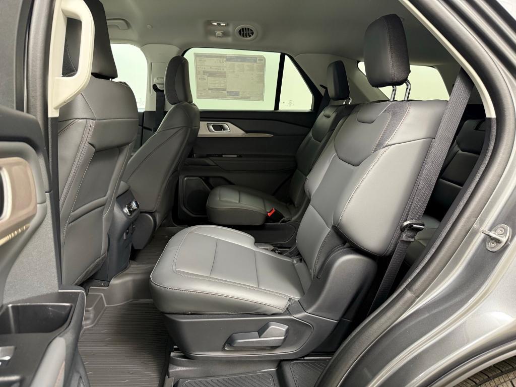new 2025 Ford Explorer car, priced at $45,818