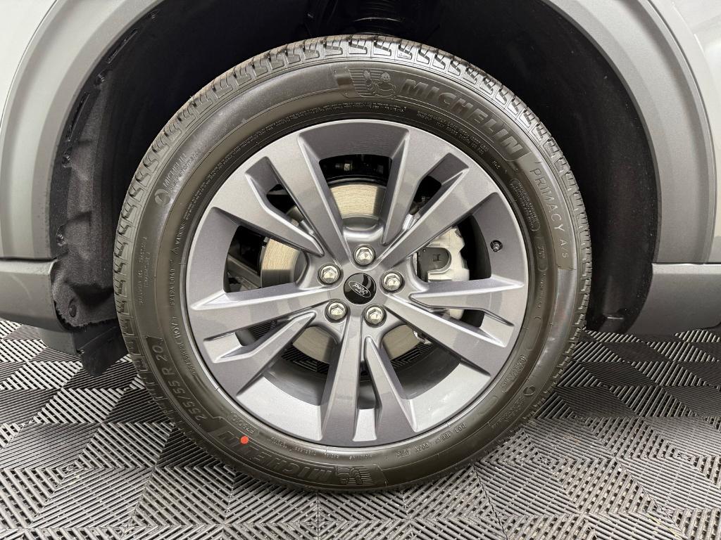 new 2025 Ford Explorer car, priced at $45,818