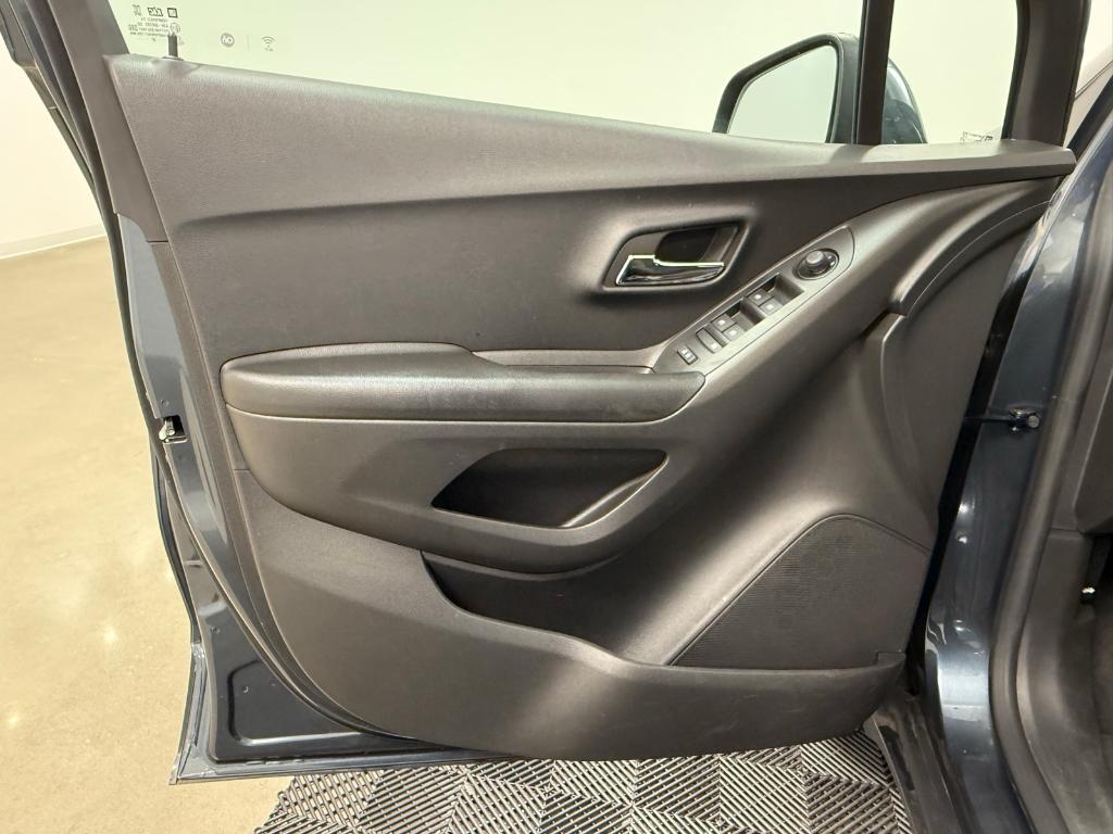 used 2022 Chevrolet Trax car, priced at $16,490