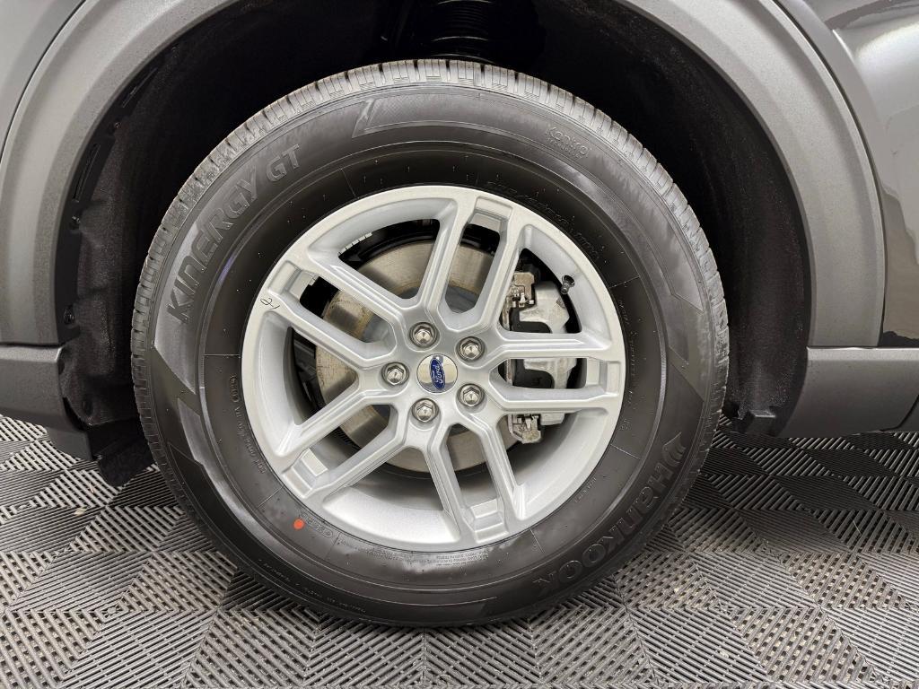 new 2025 Ford Explorer car, priced at $39,279