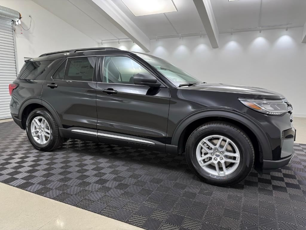 new 2025 Ford Explorer car, priced at $39,279