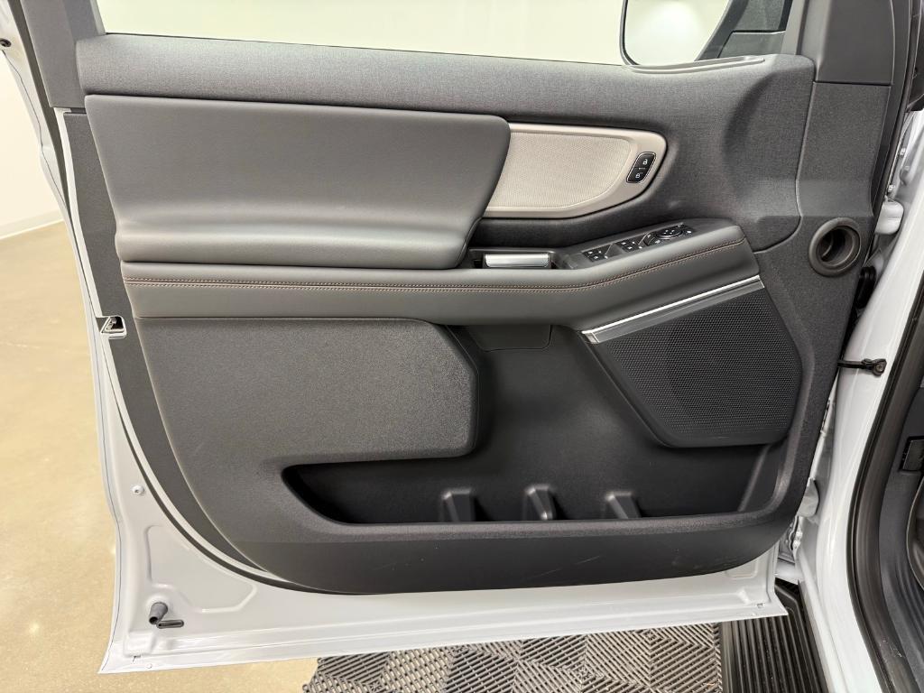 new 2025 Ford Expedition car, priced at $68,880