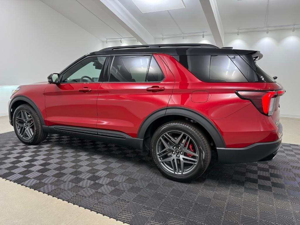 new 2025 Ford Explorer car, priced at $61,297