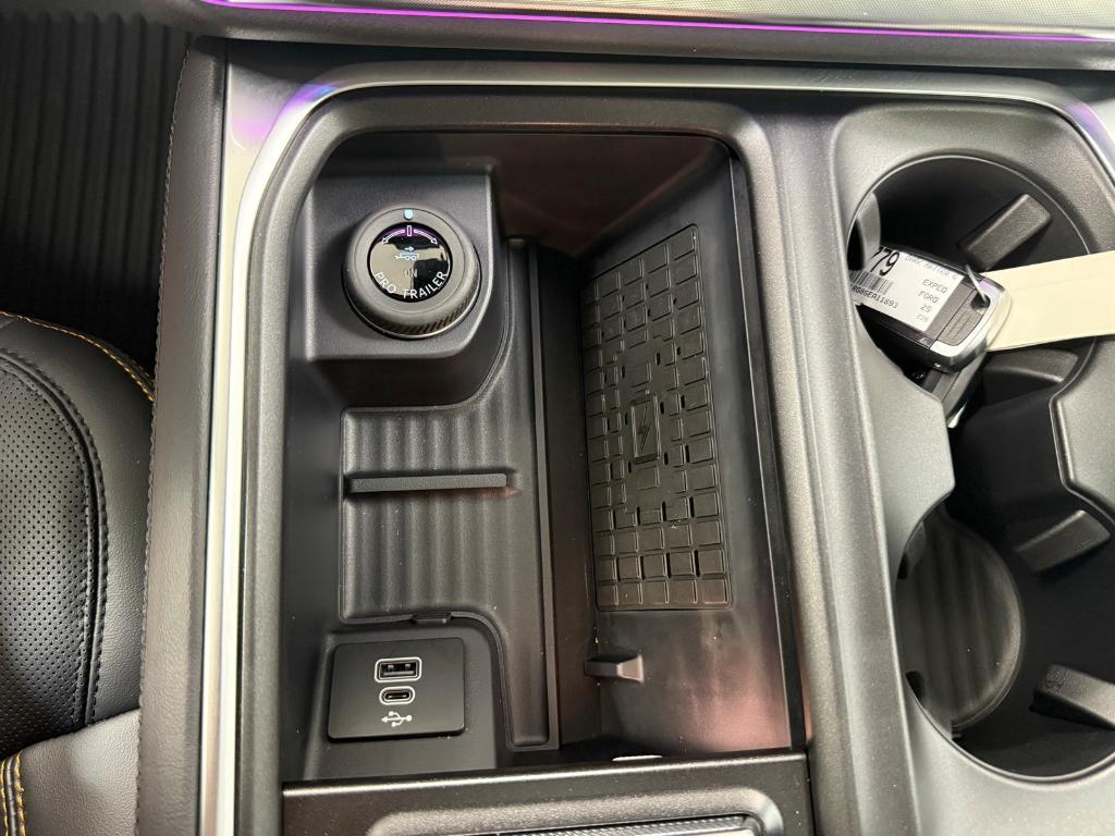 new 2025 Ford Expedition car, priced at $80,455