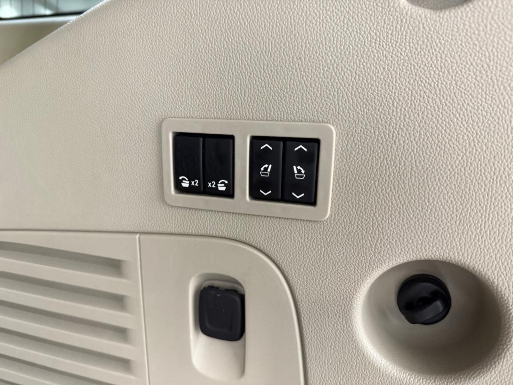 used 2020 Cadillac Escalade car, priced at $38,880