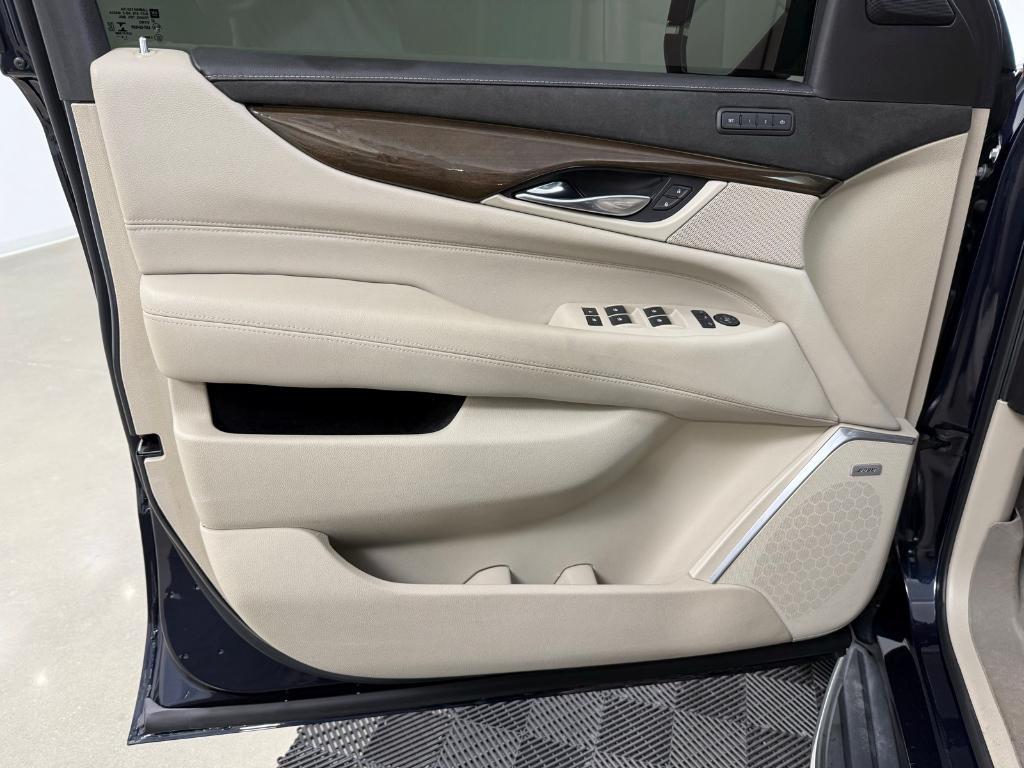 used 2020 Cadillac Escalade car, priced at $38,880
