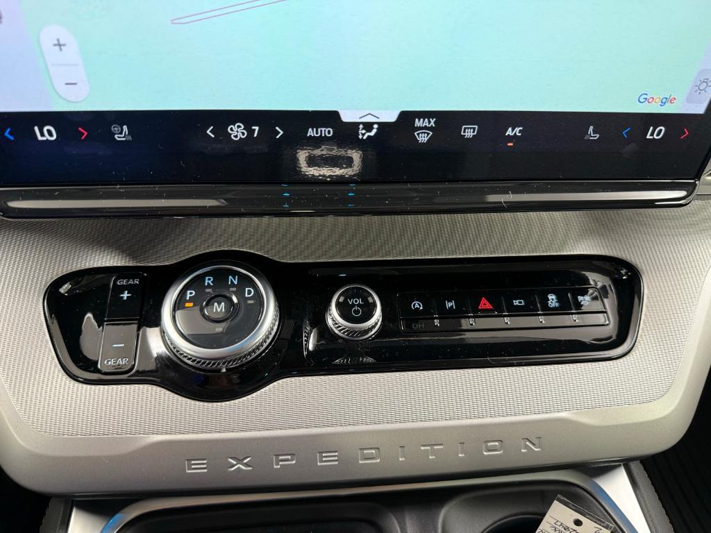 new 2025 Ford Expedition car, priced at $67,880