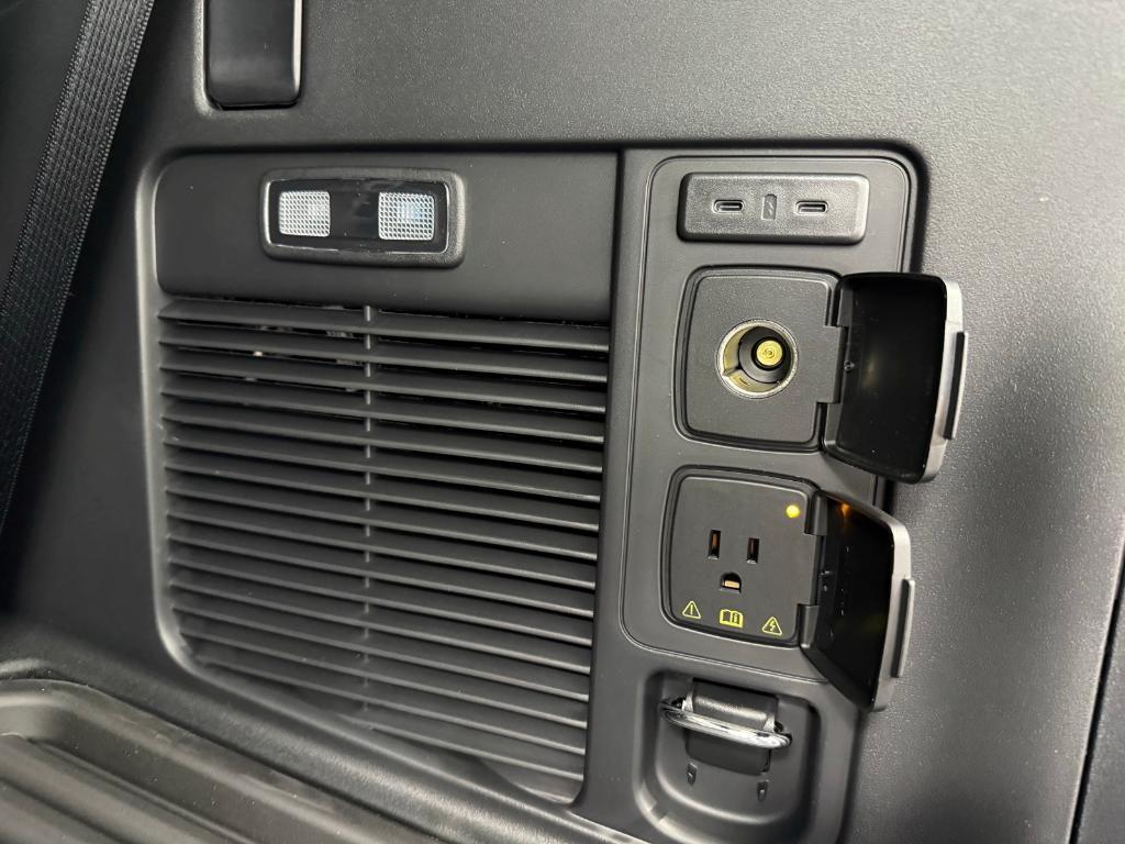 new 2025 Ford Expedition car, priced at $67,880