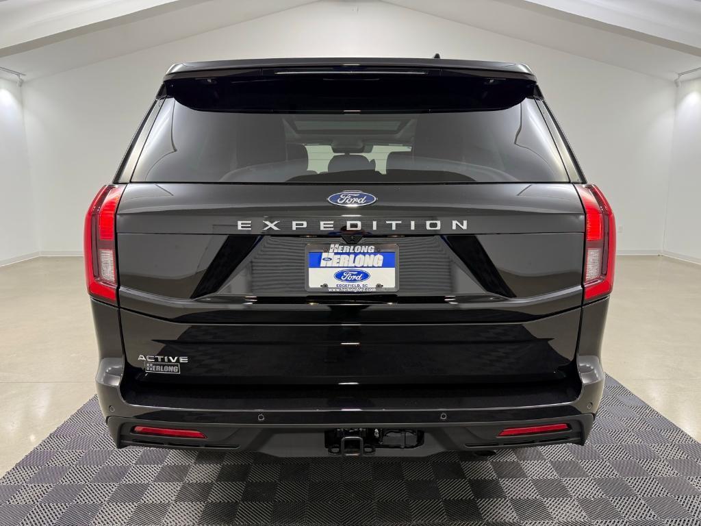new 2025 Ford Expedition car, priced at $67,880