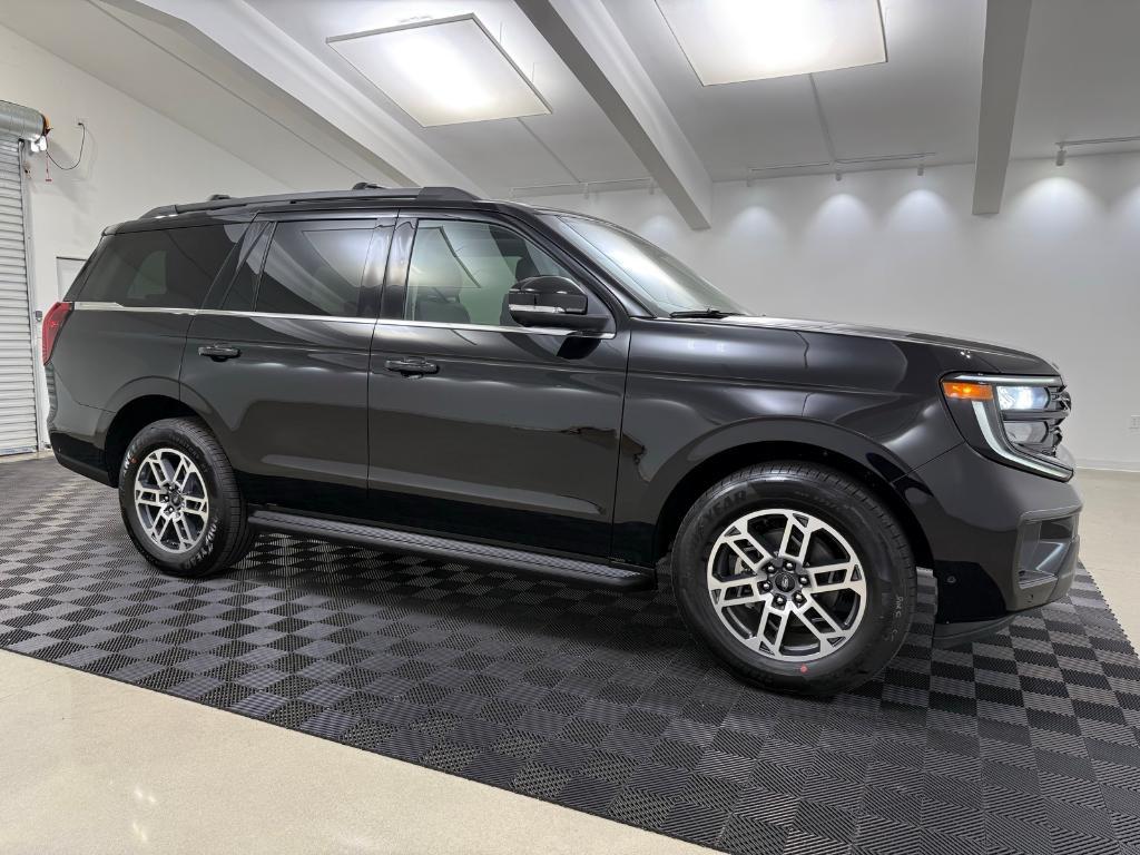 new 2025 Ford Expedition car, priced at $68,470