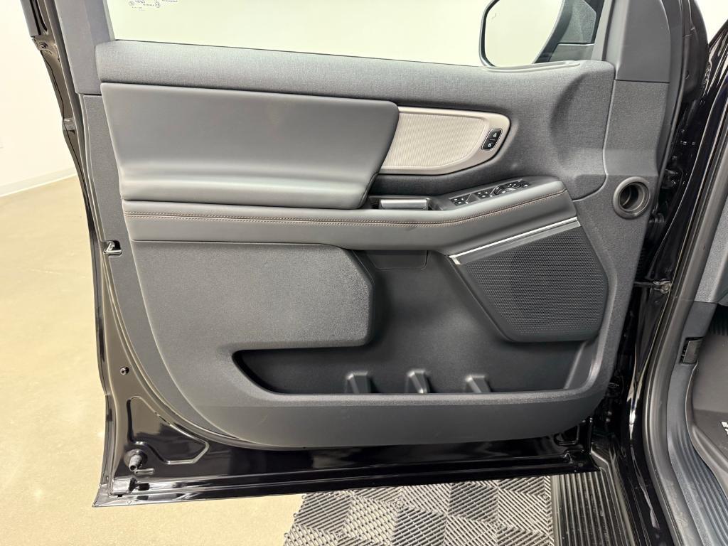 new 2025 Ford Expedition car, priced at $67,880