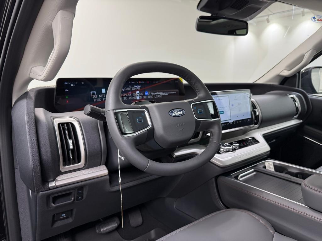 new 2025 Ford Expedition car, priced at $67,880