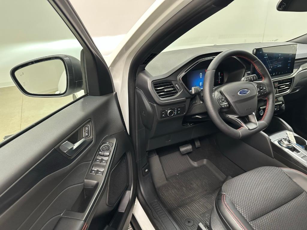 new 2025 Ford Escape car, priced at $33,329