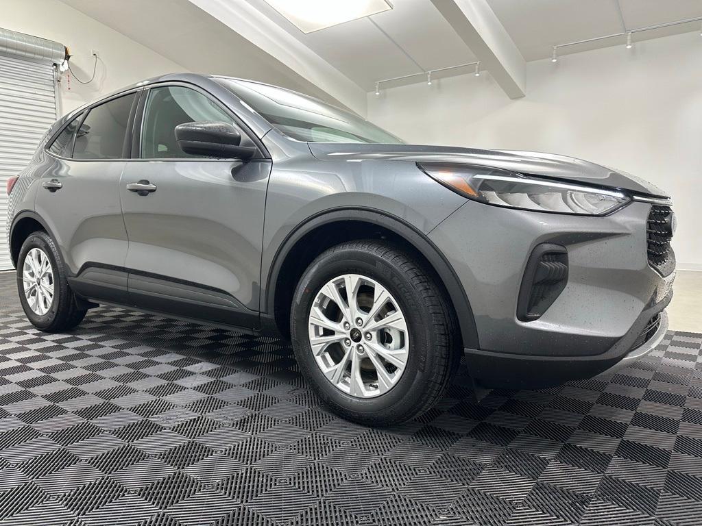 new 2025 Ford Escape car, priced at $29,914