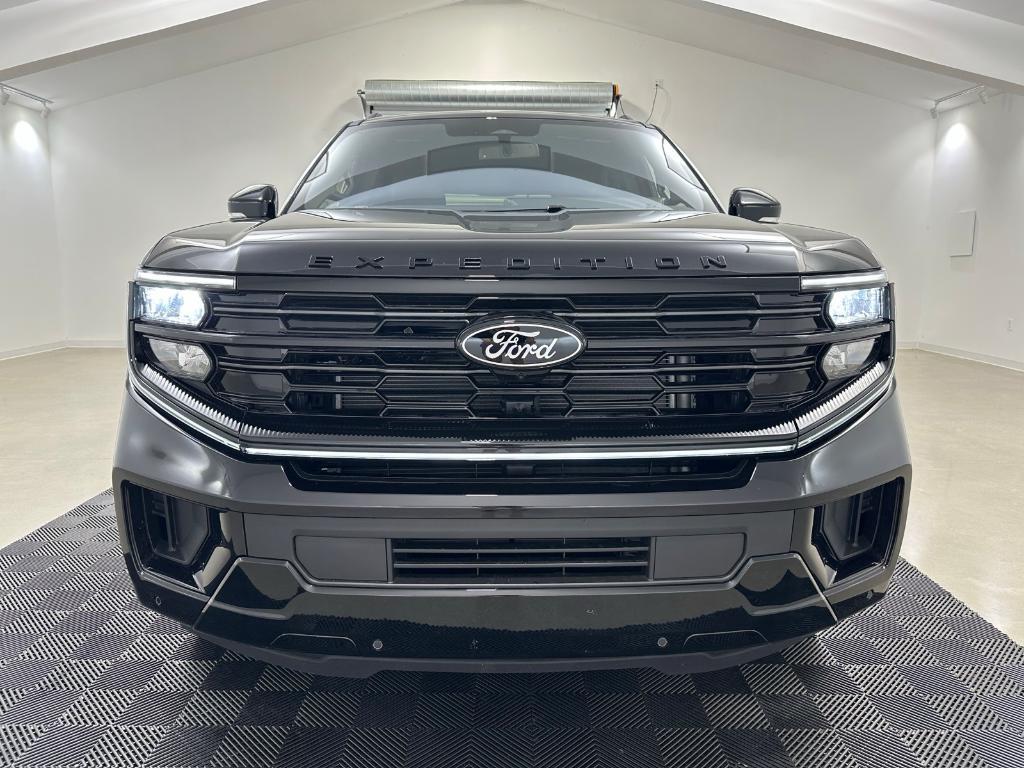 new 2025 Ford Expedition car, priced at $79,995