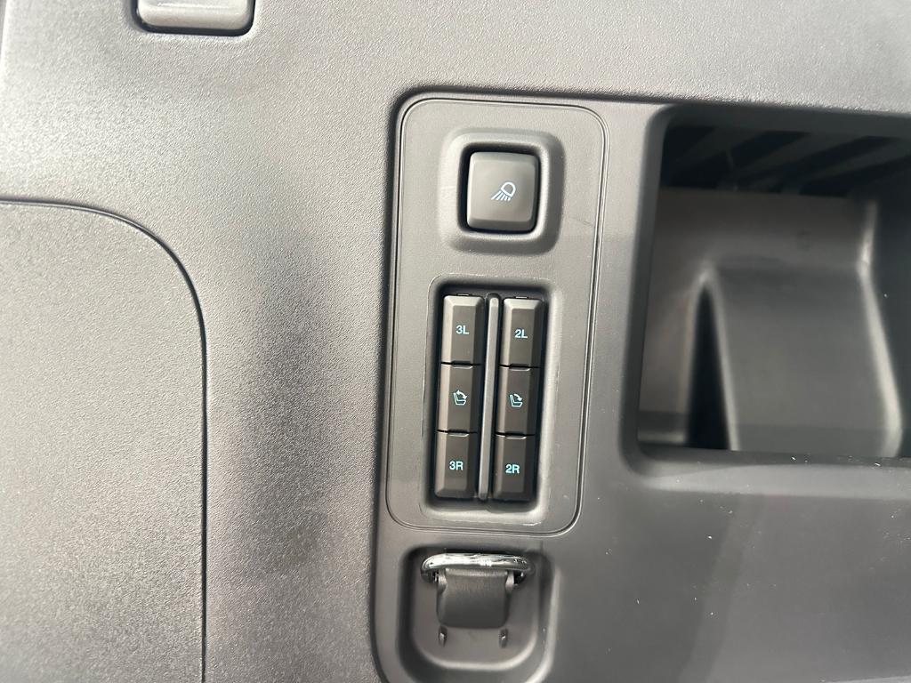new 2025 Ford Expedition car, priced at $79,995