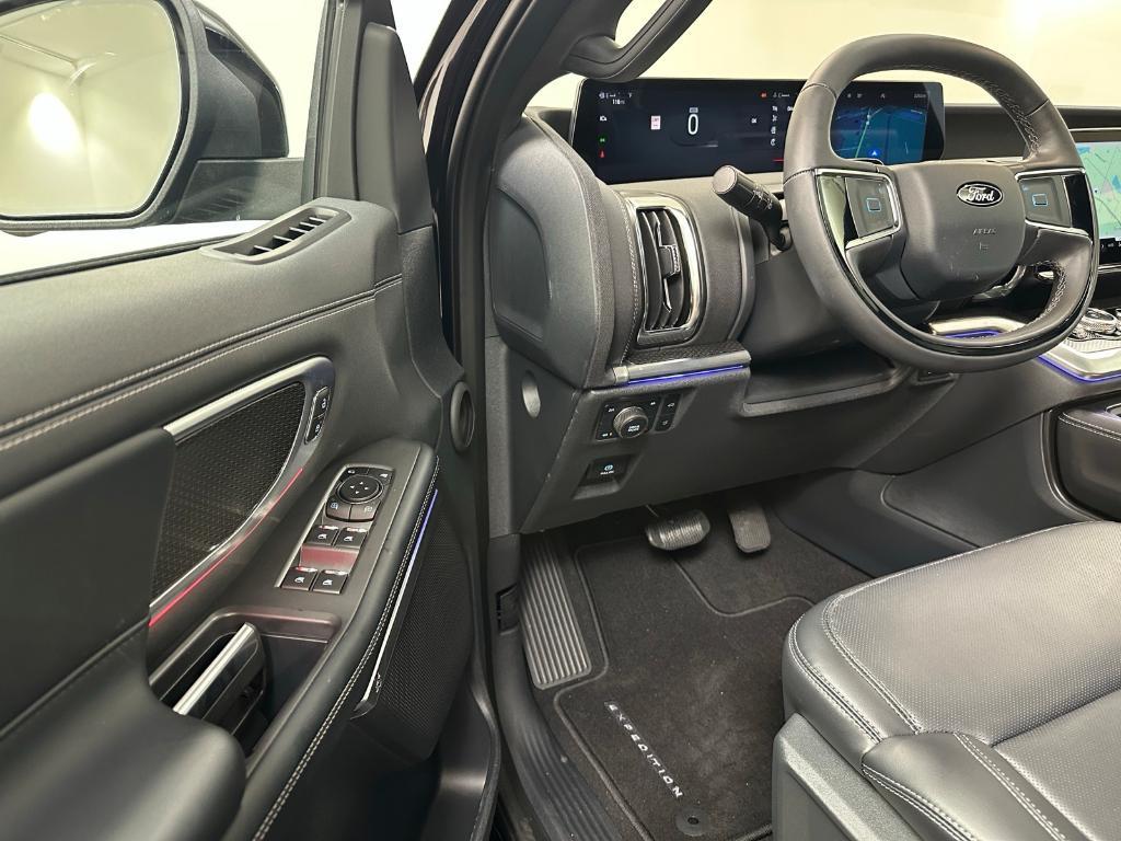 new 2025 Ford Expedition car, priced at $79,995