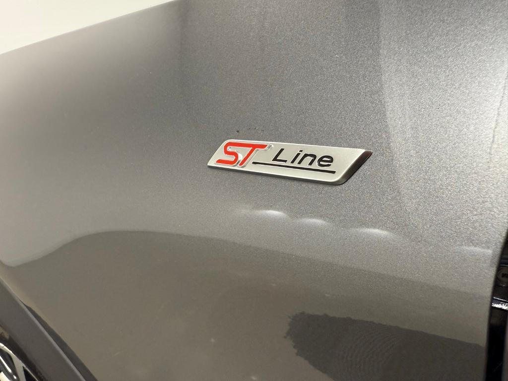 new 2025 Ford Explorer car, priced at $45,328