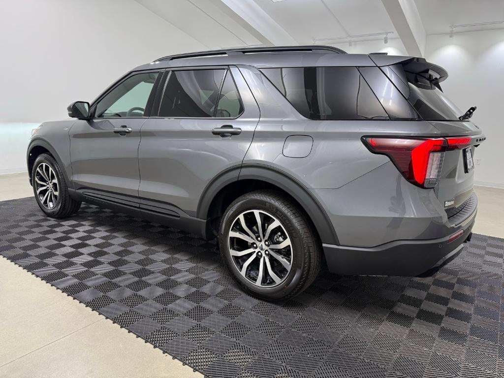 new 2025 Ford Explorer car, priced at $45,328