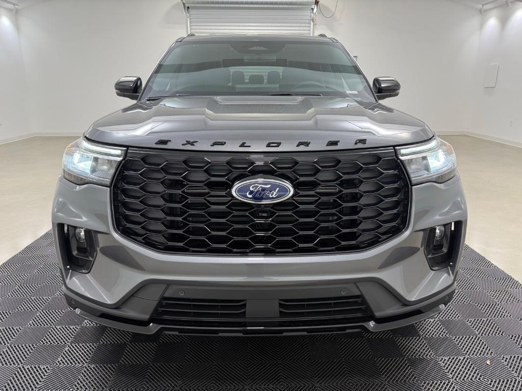 new 2025 Ford Explorer car, priced at $45,328