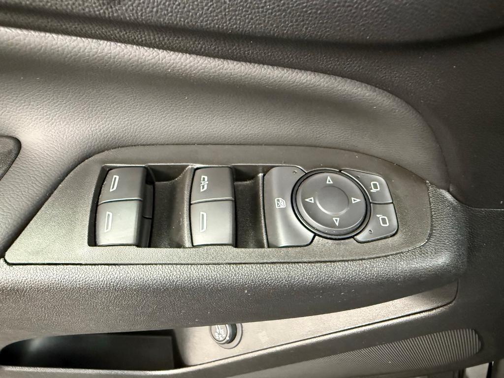 used 2022 Chevrolet Equinox car, priced at $24,998