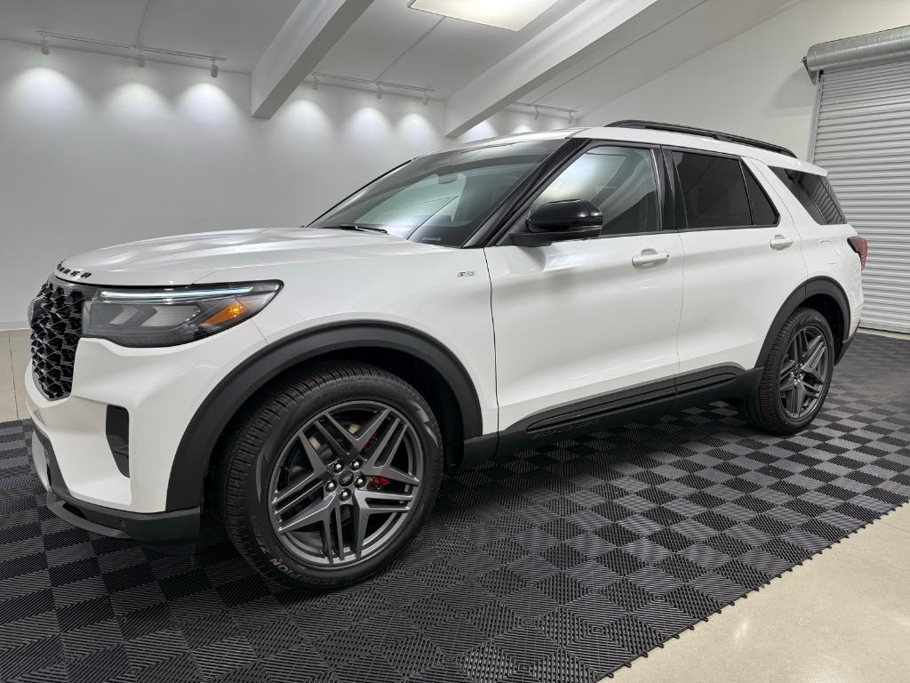 new 2025 Ford Explorer car, priced at $47,114